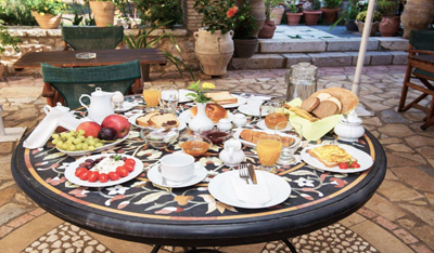 Petit déjeuner traditionnel nostos